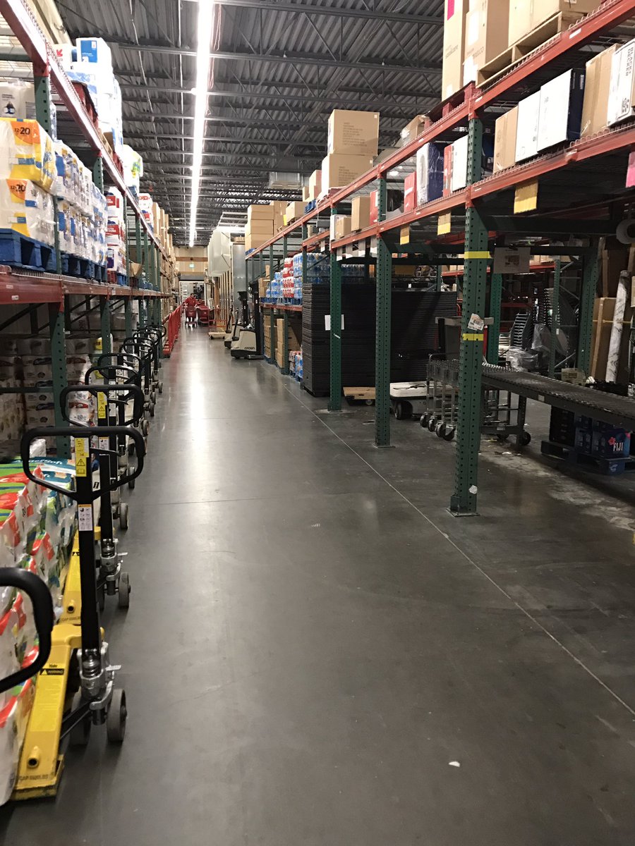 jackfromtarget's tweet image. Look at that AMAZING back room! So clean, so organized, so brand! Shout out to our overnight for doing a great job! #bethebar #D102 #T2406