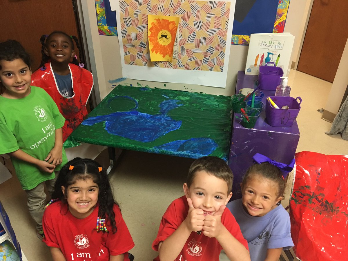 We are painting the Earth this week to celebrate Earth Day! #prek #hisd