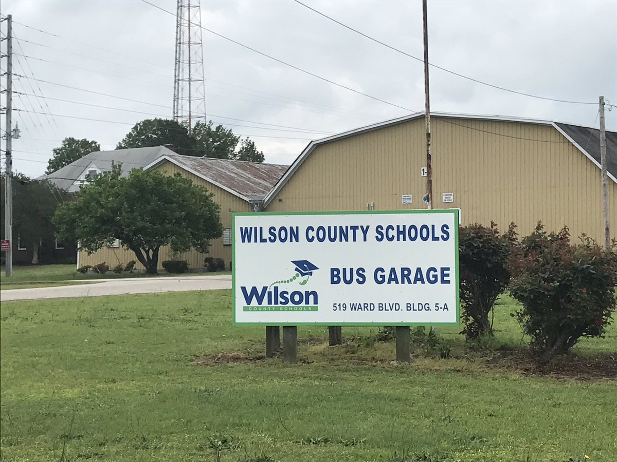 wcs_busgarage's tweet photo. Look at our new sign #WCSrocks #wcsisbest https://t.co/qKq2hciWzG