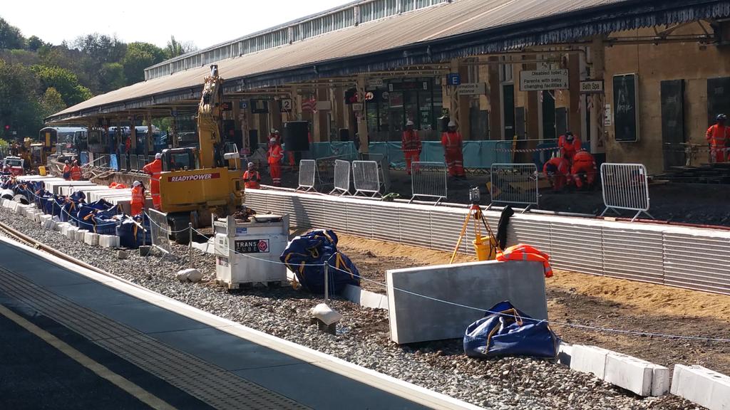 networkrailwest's tweet photo. Making good progress with installing EPS blocks on Bath Spa's platform 2 today #bathupgrade https://t.co/pQUnNX6WCt