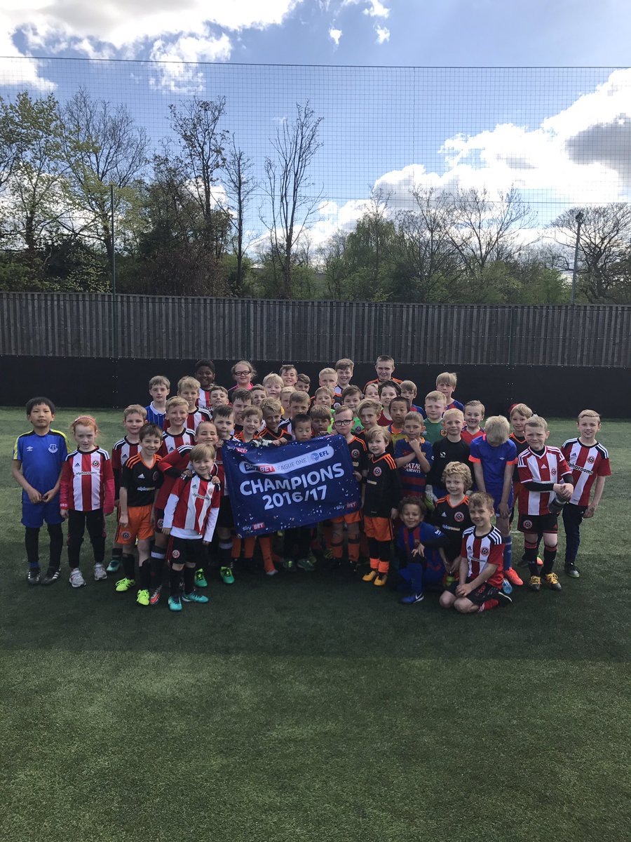 billysharp10's tweet image. Great 1st day of the 2nd Easter week camp @bsharpfc @Prem_coaching ⚽48 kids enjoying playing football in th sun