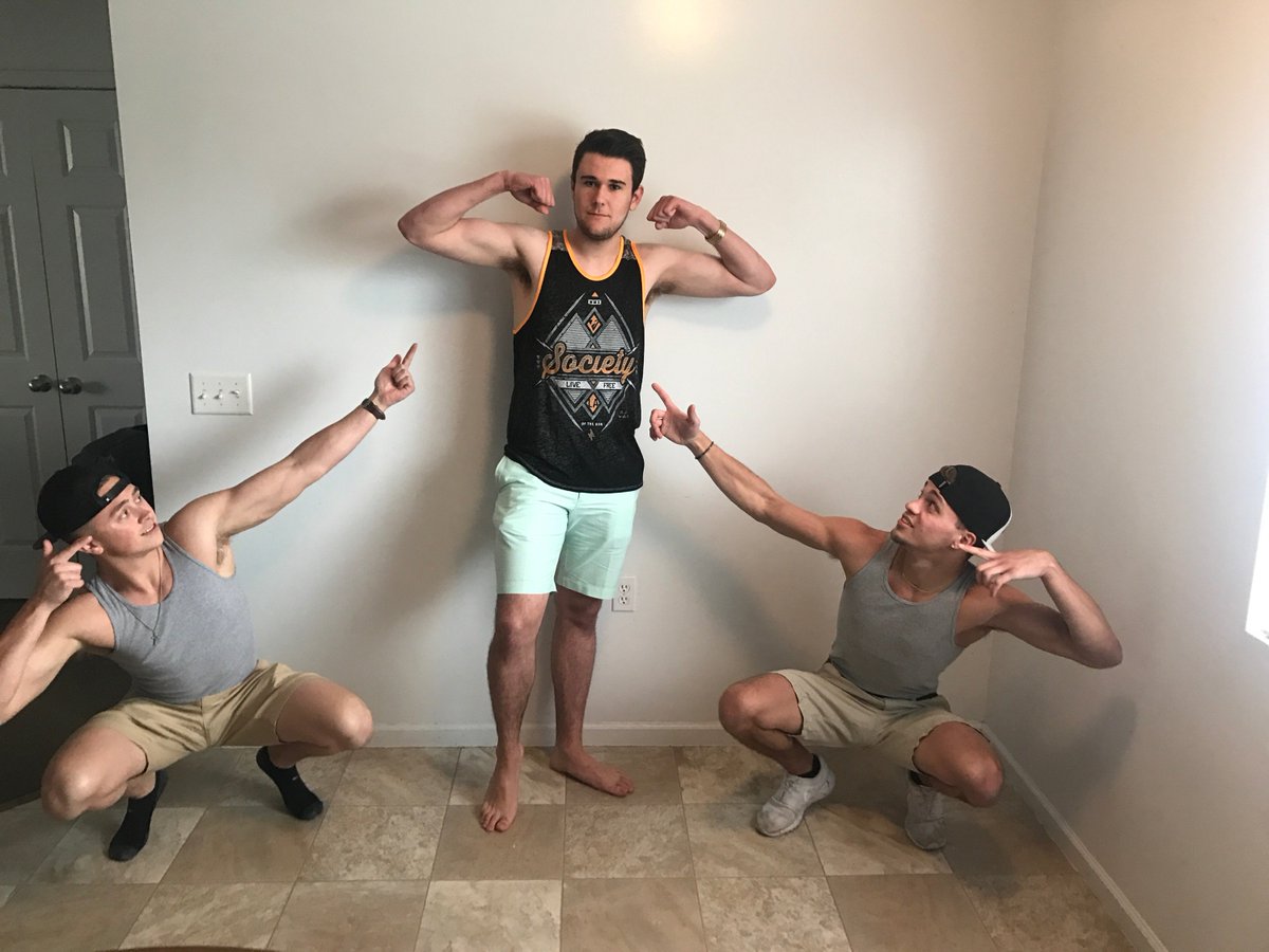 PhiSignificant's tweet photo. RT if you think Brandon Spalding should win today for our #BestFlex competition! https://t.co/QxQ6IyuJKc