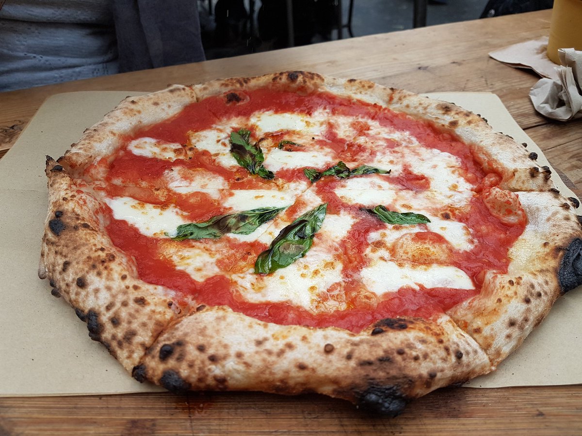 Chris57575's tweet photo. No guilty feeling @Honest_Crust in having 2 pizza's over the bank holiday😀 Superb as per. #honestcrust #altrinchammarket @MarketHouseAlty https://t.co/1CoeD4Nu4S