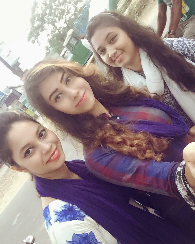 TahsinaHamid55's tweet photo. " Sistrz 👩‍❤️‍💋‍👩💞 ! ! ! " https://t.co/E3WFXZqXum