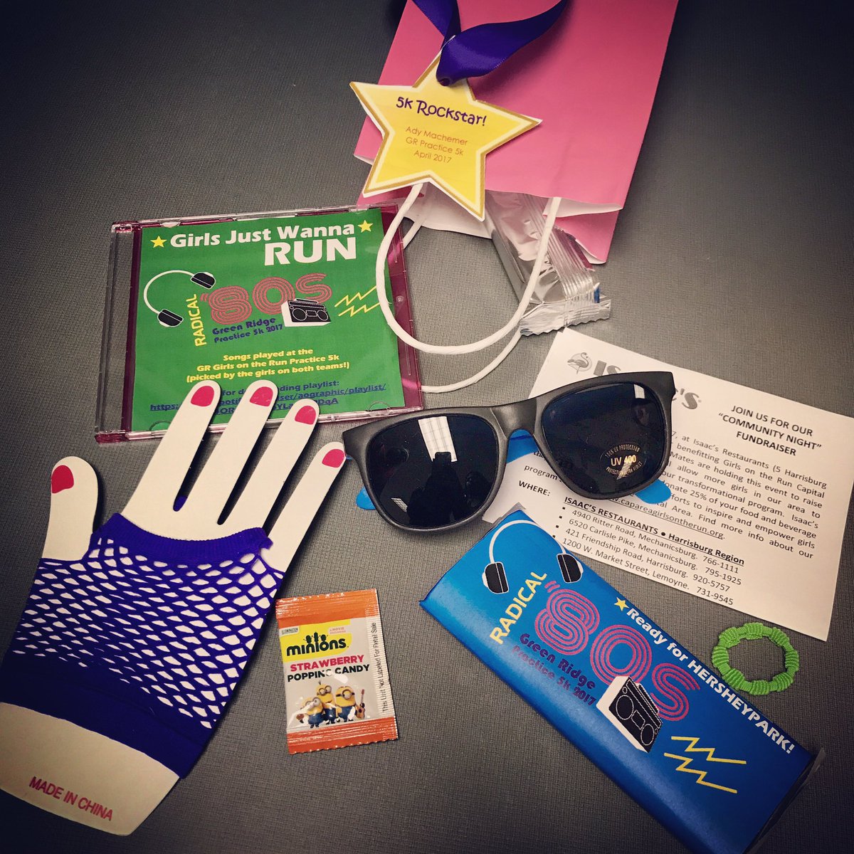 MrsGrimes_Reach's tweet photo. Swag bags for our practice 5k! Getting in the 80's spirit! ๐๐โญ๏ธ๐๐๐ผโโ๏ธ#practice5k #girlsontherun #GRrocks @GRGator @GOTR_CapArea @GOTRI https://t.co/OKe4wghdAF