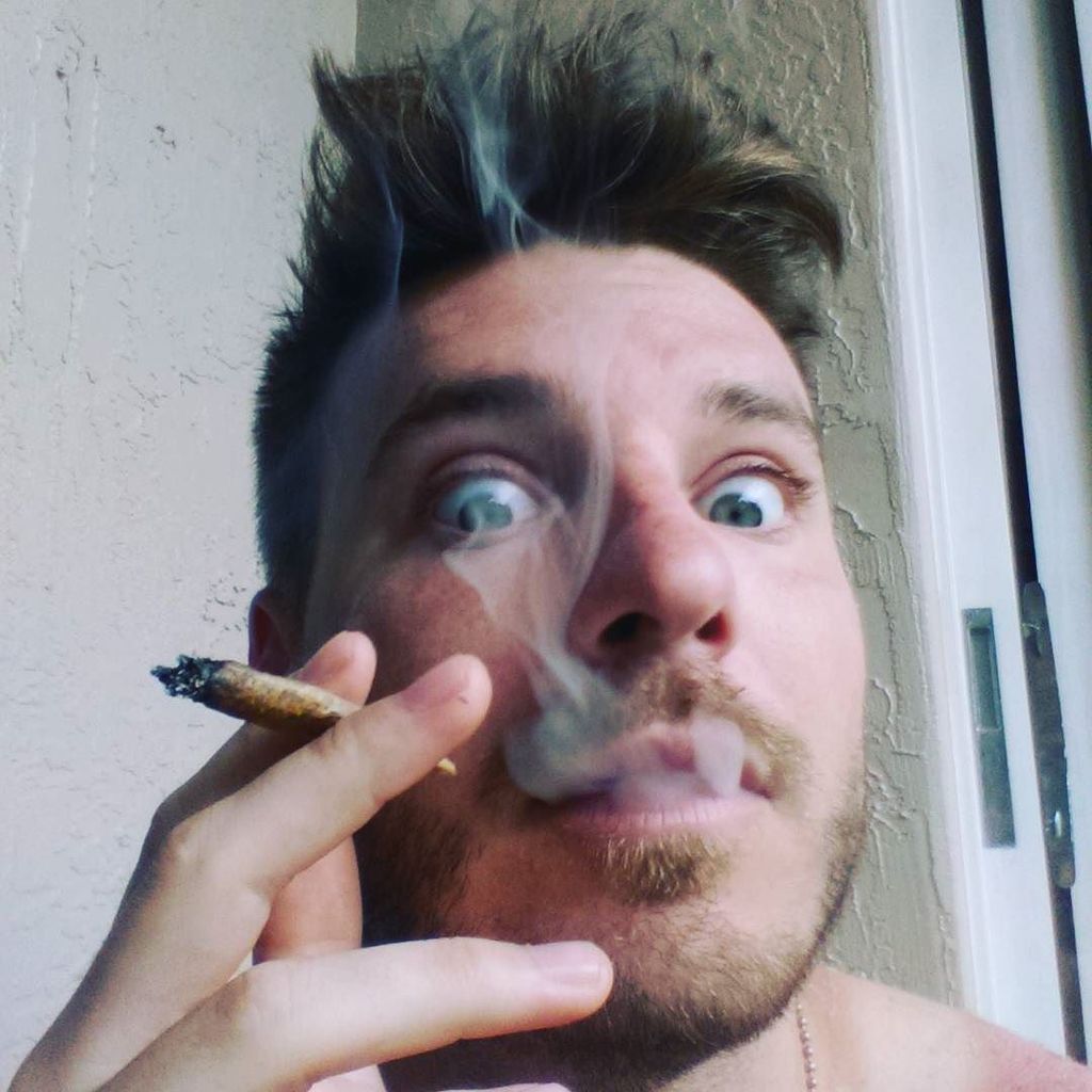 realWillWillens's tweet image. When the homie calls talking bout the grill fired up with chikn on it
#truee #otay #yousaychicken ?