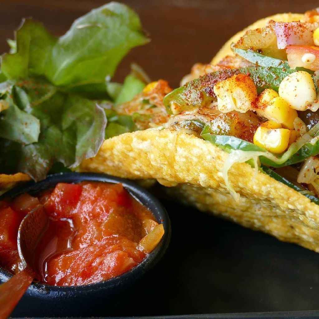 CaffeInsalate's tweet photo. Taco mexicano con salsa de tomates 👄💕 https://t.co/vzefwB4Eb2