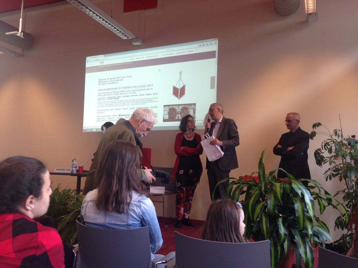 Alla Biblioteca Civica si premiano i lettori forti, che prendono i prestio più di 200 libri. 

È <a href="/Torinochelegge/">Torinochelegge</a> 📚