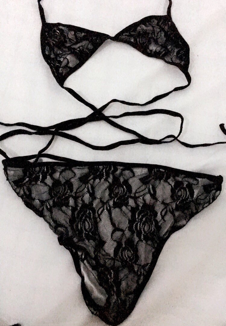 Hazelberyl's tweet image. What I ordered online and what I got #TwoDifferentThings 😢😢😭