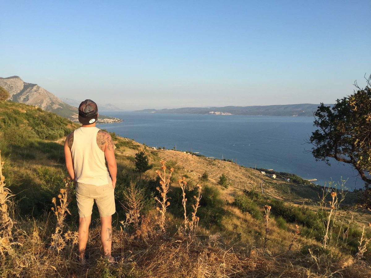 Volleontour's tweet photo. #coastlineview in #croatia 😍
#europe #travel #traveling #travelblogger #lovetotravel #travelinspiration #travelwithme #lovetraveling #trip https://t.co/dpBU8z2tbY