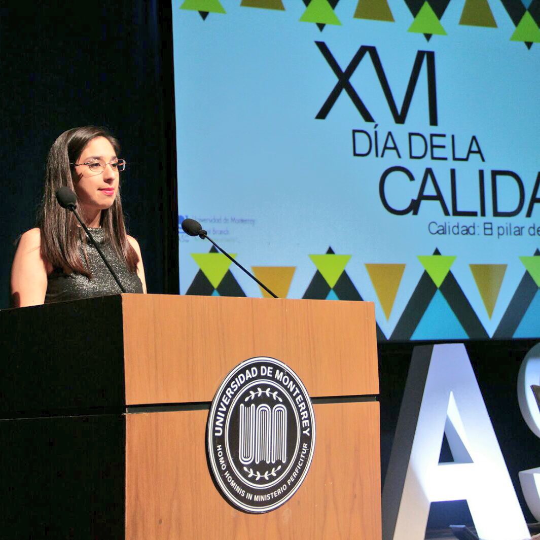 udem's tweet photo. Zuzette Hays, presidenta del capítulo ASQ UDEM, en el XVI #DíaDeLaCalidad: "Calidad: pilar de la competitividad". 👍 https://t.co/stq1bXpq0t
