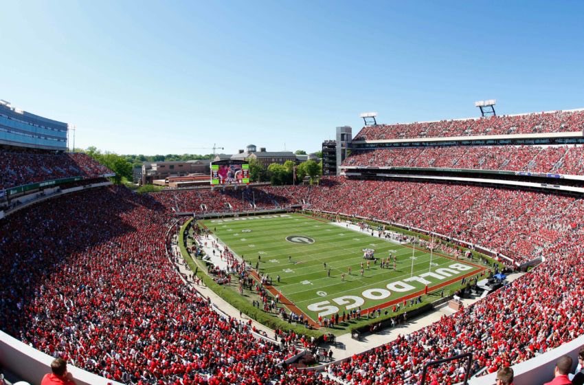 DafeOweh's tweet photo. Blessed to receive an offer from the University of Georgia. @CoachColey @SaylorBlairFB @BrianDohnScout @DemetricDWarren https://t.co/s9Bk07pQRH