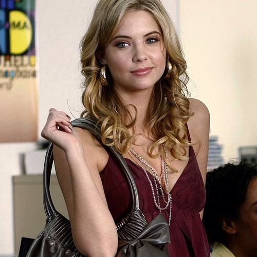 LoveNaley23's tweet photo. Day 1- Favorite Female Character: Hanna Marin #PLLChallenge https://t.co/RvaIX9VGvw