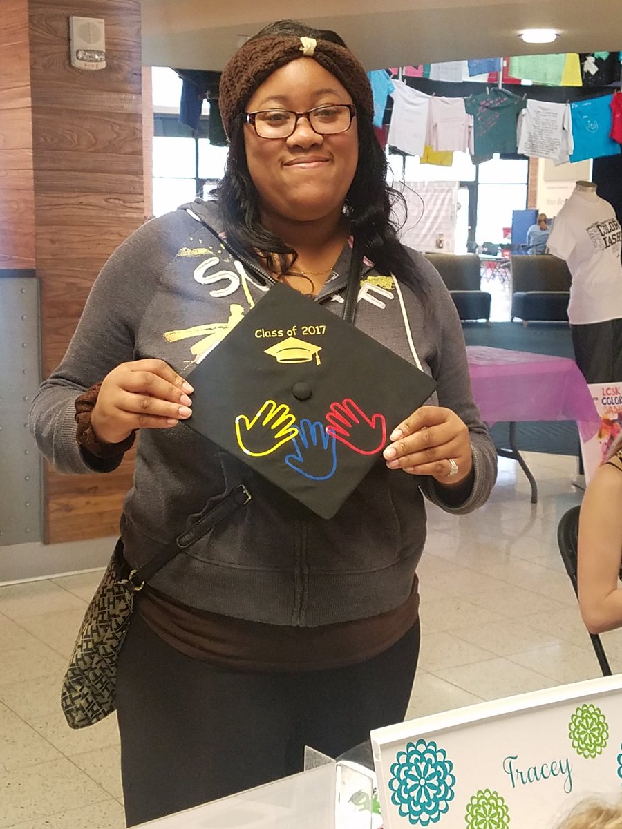 loraincccfdn's tweet photo. Jessica is graduating from @lorainccc Early College and wants to go into education. Thanks for stopping by our table! #gradcaplccc https://t.co/aQFHAO9488