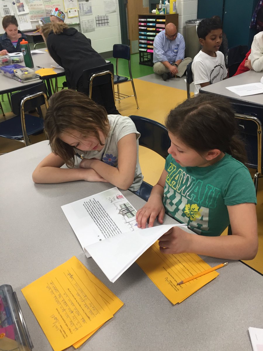 aapostolakis3's tweet photo. Our Publishing party! Nonfiction books! #ridgeliteracyday https://t.co/6abDZsT1iM