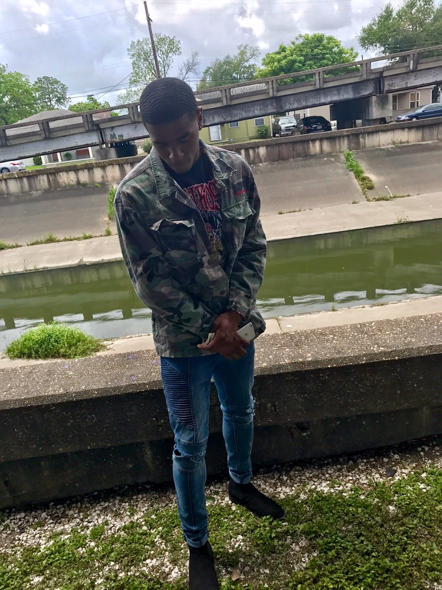 tj23___'s tweet photo. #Easter2k17 🐰💰 https://t.co/psdPEmjaOH