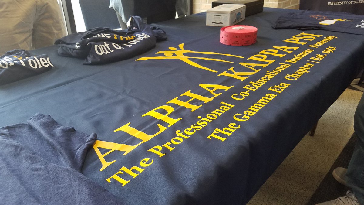 akpsiutoledo's tweet photo. In the SU selling Waffle Fry tickets till 3! You'll even get a shirt with your purchase! https://t.co/30DvDujy51