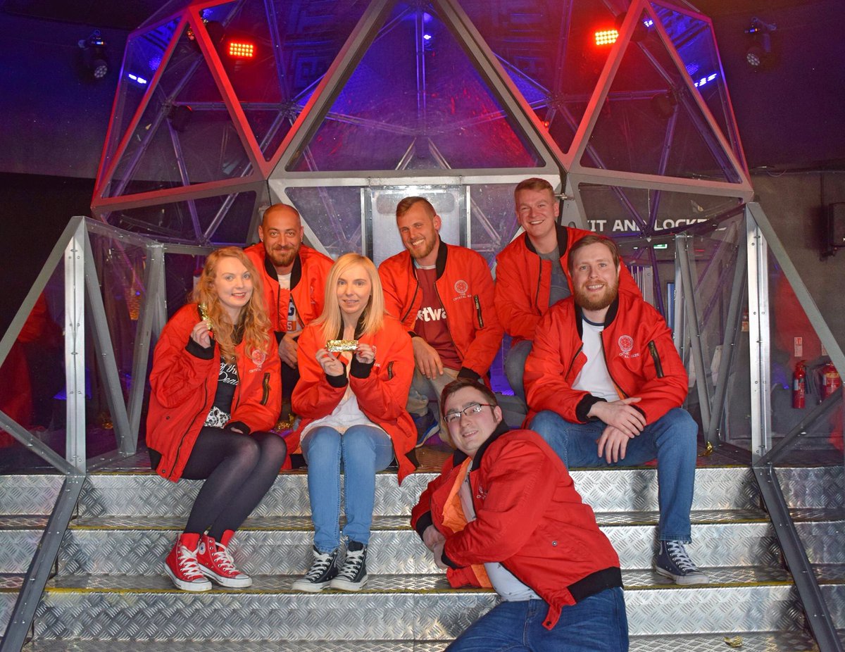 lou1se_coll1ns's tweet photo. Woop woop #TeamRedRum cracked #TheCrystalMaze 🙌🏼🙌🏼🙌🏼 @CrystalMazeHQ https://t.co/q7wiNaL8QA