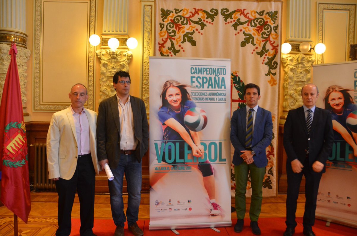 Vamos terminando el montaje de los polideportivos.Del 19 al 22,Valladolid será capital española del Voleibol,con 1300 cadetes e infantiles