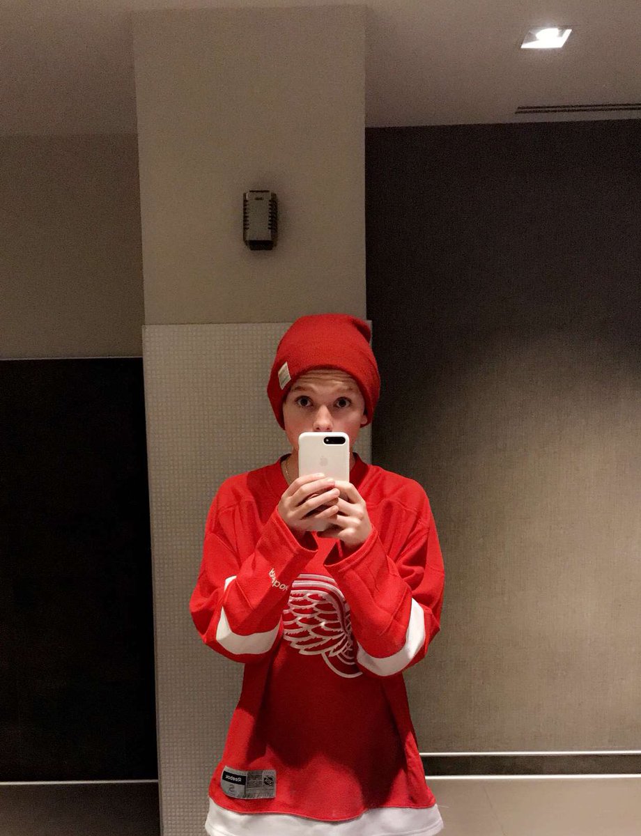 jacob sartorius on twitter hello twitter who wants to be my