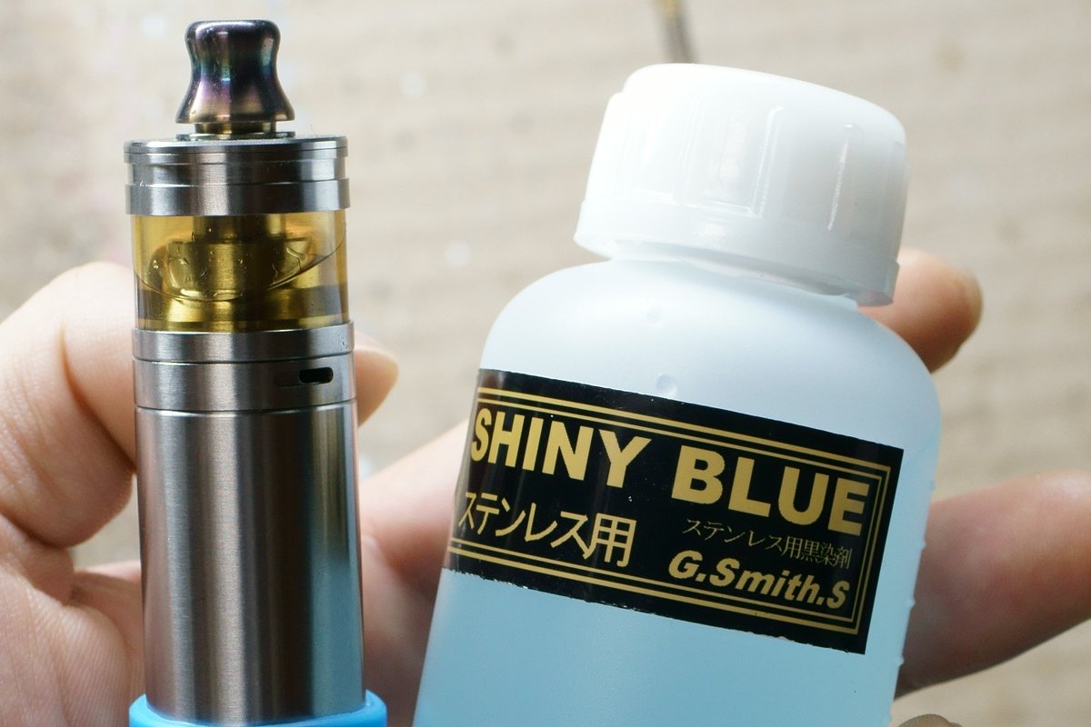 Hoito Na Twitterze あ ちなみにこれはステンレス用の黒染済で塗装ではなく皮膜を薬剤処理するための溶剤です 試しにsus316lのdaruma Dtを漬けてみましたが全く変化しなかったです T T 流石にサージカルステンレスの被膜は強いようで溶剤ですら跳ね返してしまい