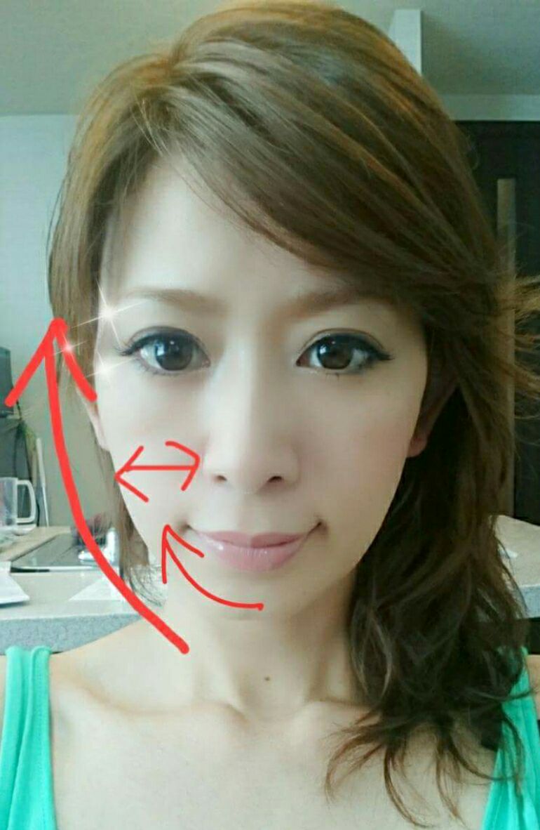 顔の横幅が小さく 顔の横幅が小さく