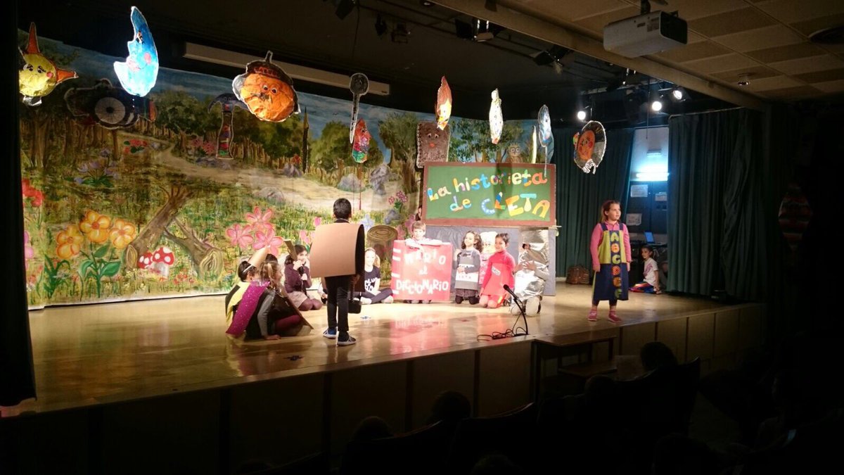 SMPilarmadrid's tweet photo. #Teatro en 2° de Primaria. La Historieta de Cleta. ¡"Menudos"artistas! @ARTESecm #proyectoartes #marianistas https://t.co/BOxtfQHO9J
