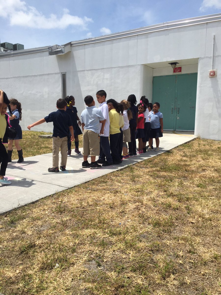 MsSchoonover's tweet photo. My future teacher/leader is facilitating a class exercise session! https://t.co/24DIUDXc5y