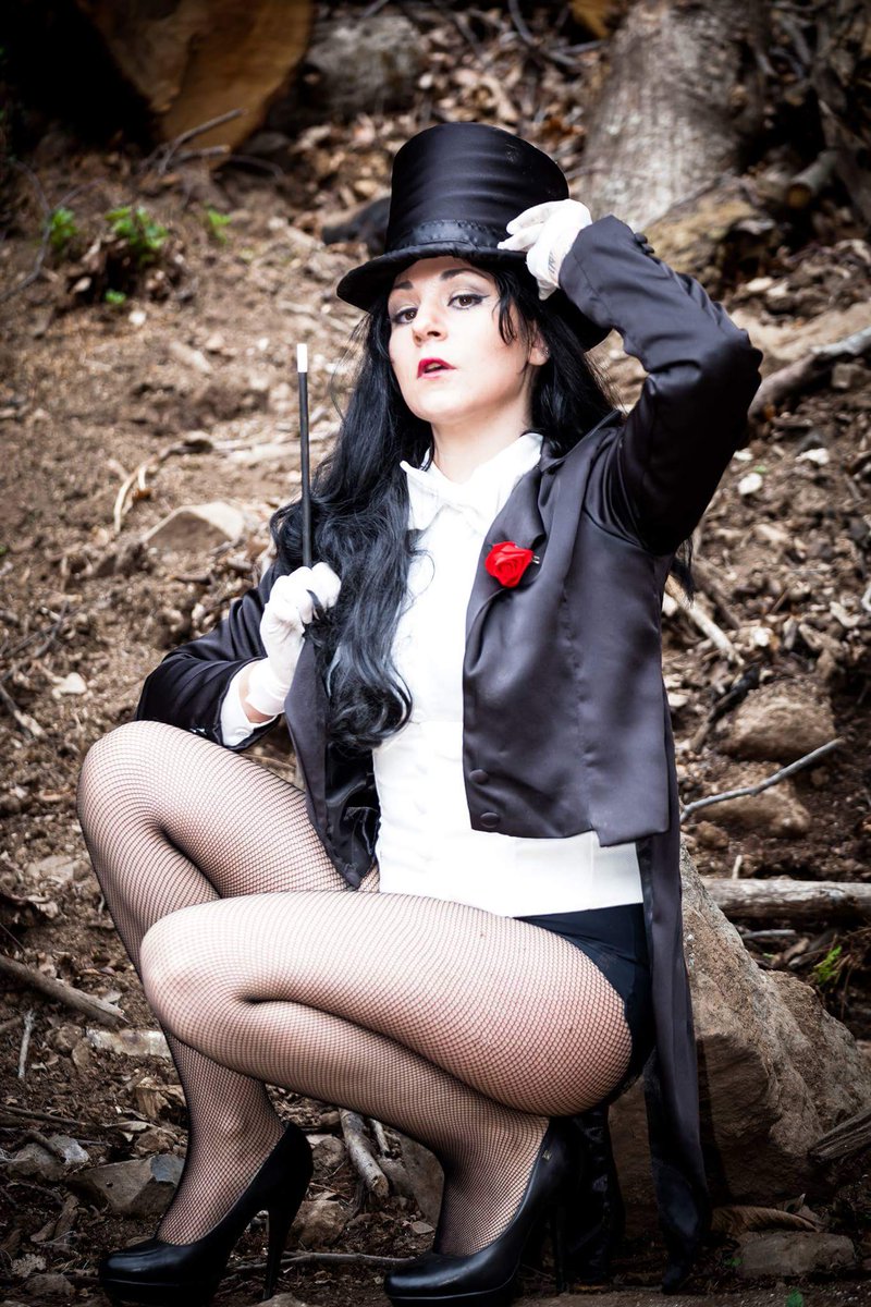 dulethrblaka's tweet photo. #Zatanna #dccomics #cosplay #cosplayer #italiancosplayer #magic #handmade ph by Fabio Lentini https://t.co/8rKFR2J343
