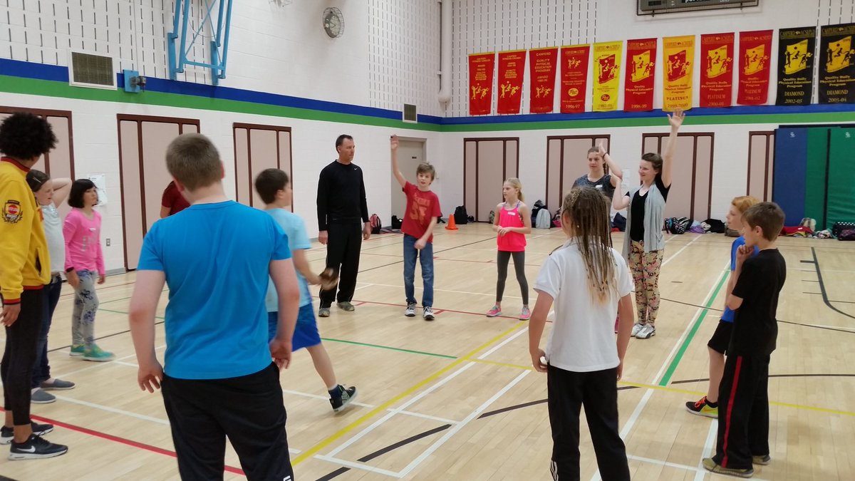 NESalvatori's tweet photo. @ArchieStouffer students are part way through learning and leading #righttoplay games at @GravenhurstPS #asesroars #feedallfour #synergize https://t.co/wForEt4PHN
