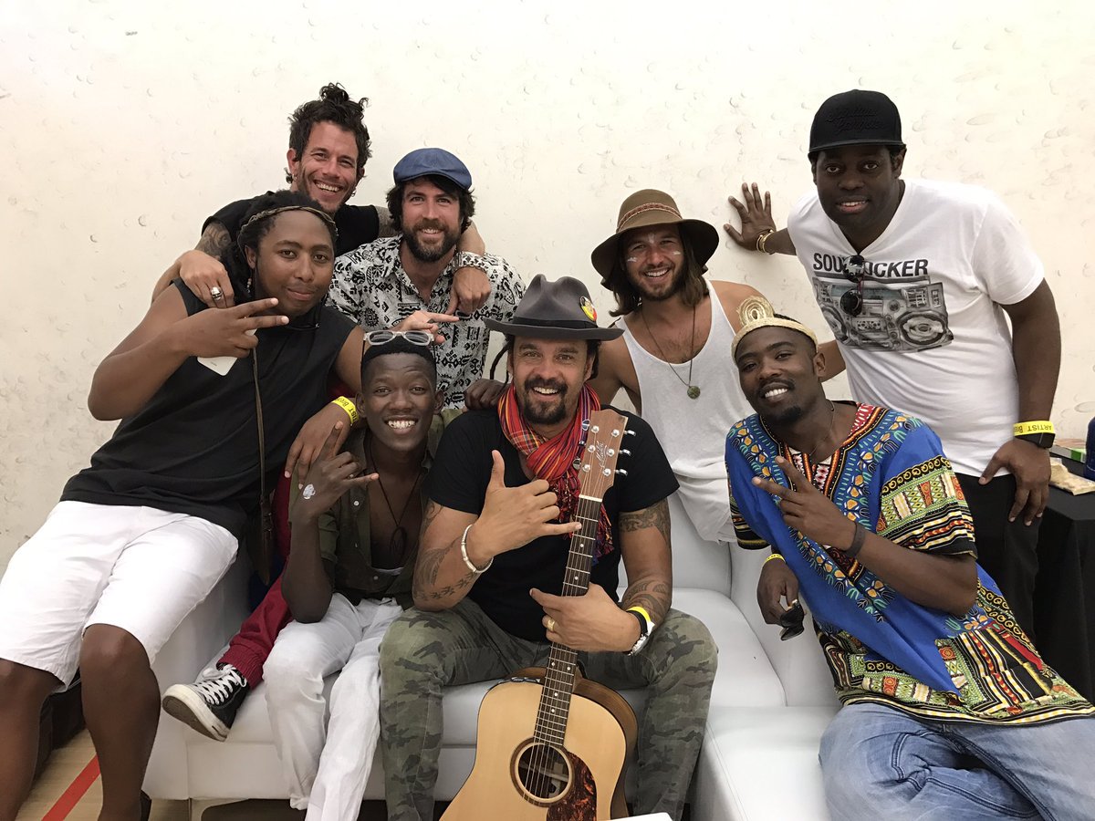 Hey #CapeTown! Thanks for having us at @ParklifeSA. Great time hanging with <a href="/IamNativeYoung/">Native Young</a> before the show! #SouthAfrica #festival