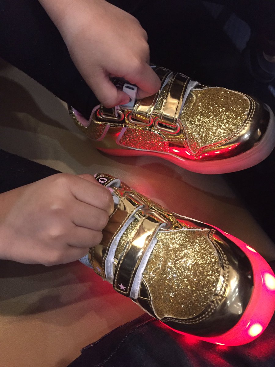 issydhan's tweet photo. Daughter is obsessed with light up shoes. With a USB charging port. #techmad 🙄 https://t.co/8LYknveUHH