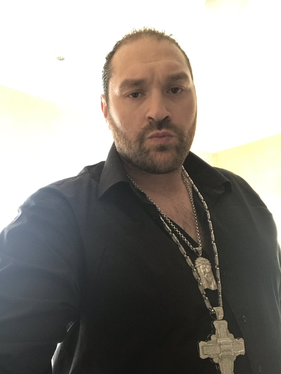 Tyson_Fury's tweet image. I'm a bad man, @anthonyfjoshua is a GRASS, #plasticbadmangetslapped any time or place. Truth hurts.