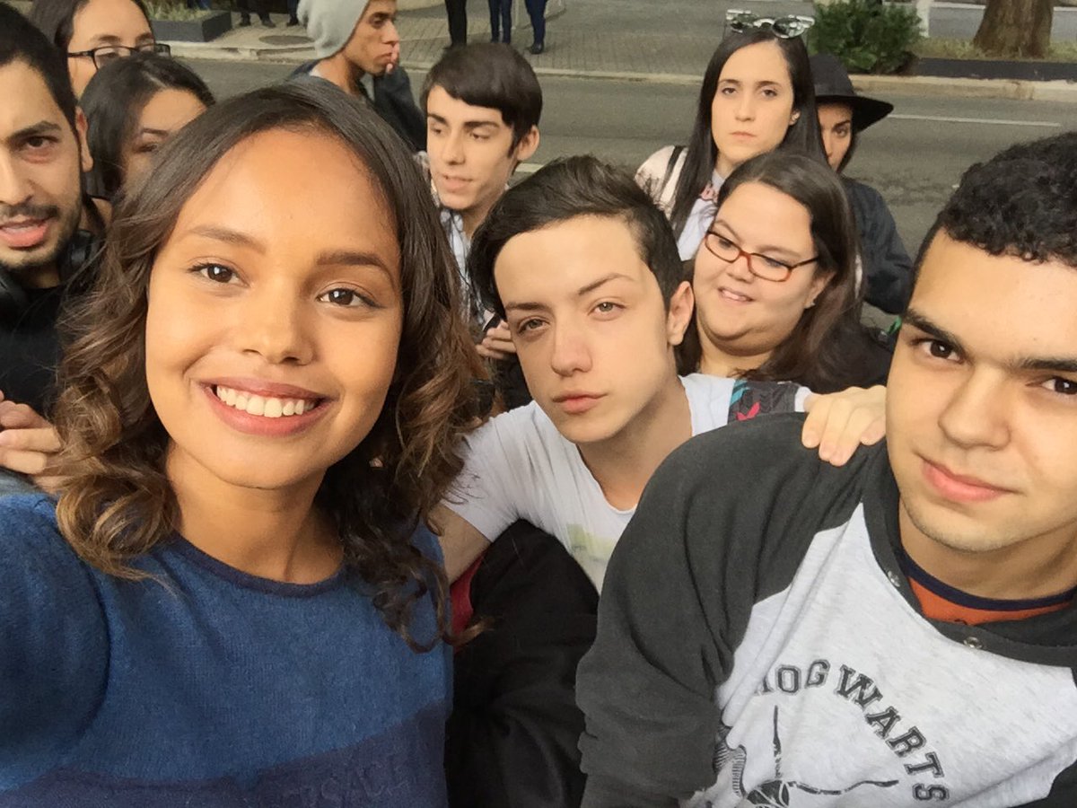 imbIackbear's tweet photo. @13ReasonsWhyBRA UMA RAINHA ACESSÍVEL DESSAS BICHO https://t.co/VEGvNmNqxl