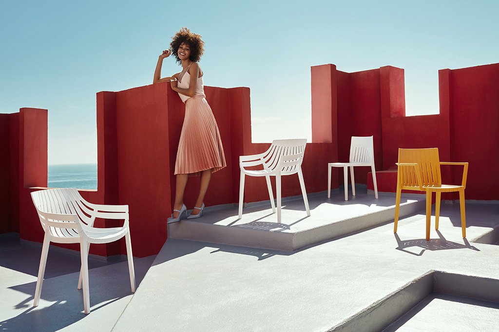 VONDOMSpain's tweet photo. #lifeismagic #murallaroja #spritzcollection @Archirivolto https://t.co/AzPZCNXOz0