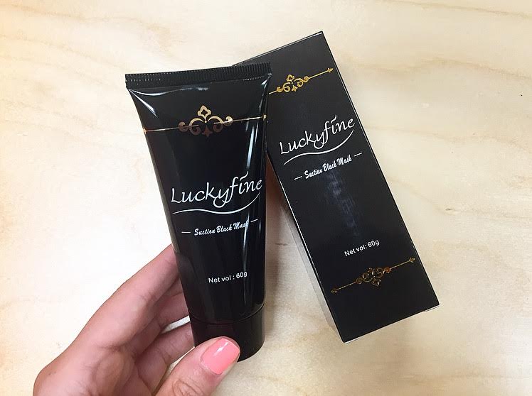 ShopAtShowcase's tweet photo. #Contest 🎉 WIN a YEAR SUPPLY of #Luckyfine Masks! FW us &amp; Tweet Face Mask Selfie with #FeelingLuckyfine. Details: https://t.co/rIQnpYRPjC https://t.co/4uVNVm2xI8