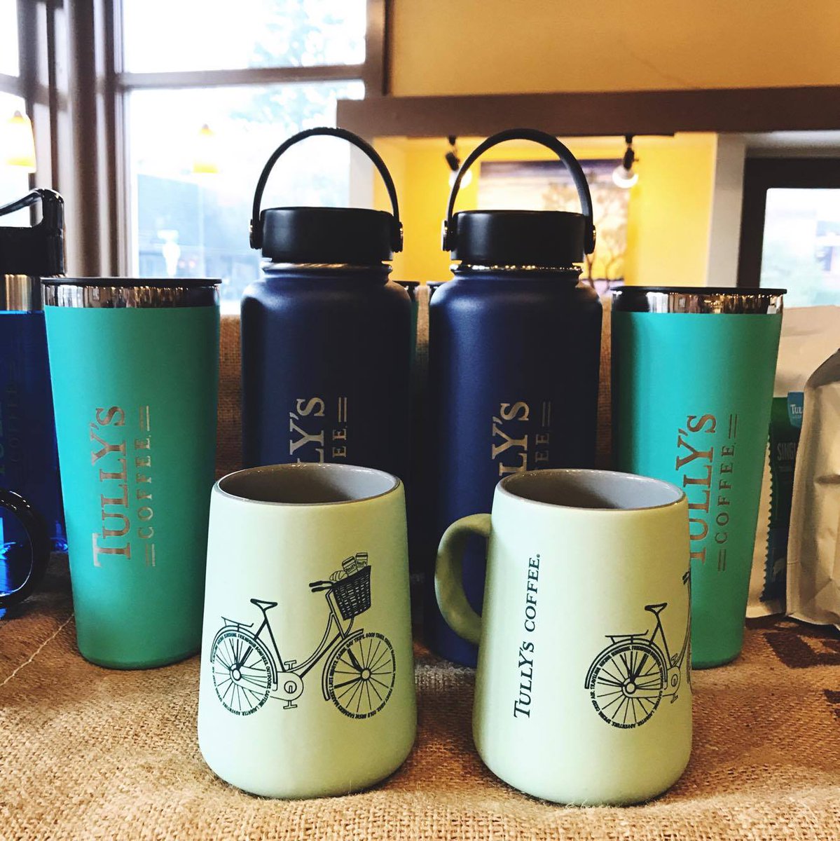 Tullys_Shops's tweet photo. @HydroFlask We are so excited to have you as part of our Spring lineup! #UnexpectedRefreshment https://t.co/ktjBAC4hvL