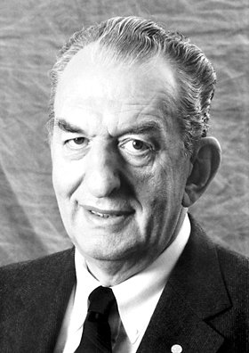 KochModular's tweet image. George A. Olah, 1994 Nobel Prize for his contributions to #carbocation #chemistry, passed away last month at 89. nobelprize.org/nobel_prizes/c…