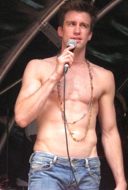 We can\t let today pass without wishing Gavin Creel a very Happy Birthday! 
