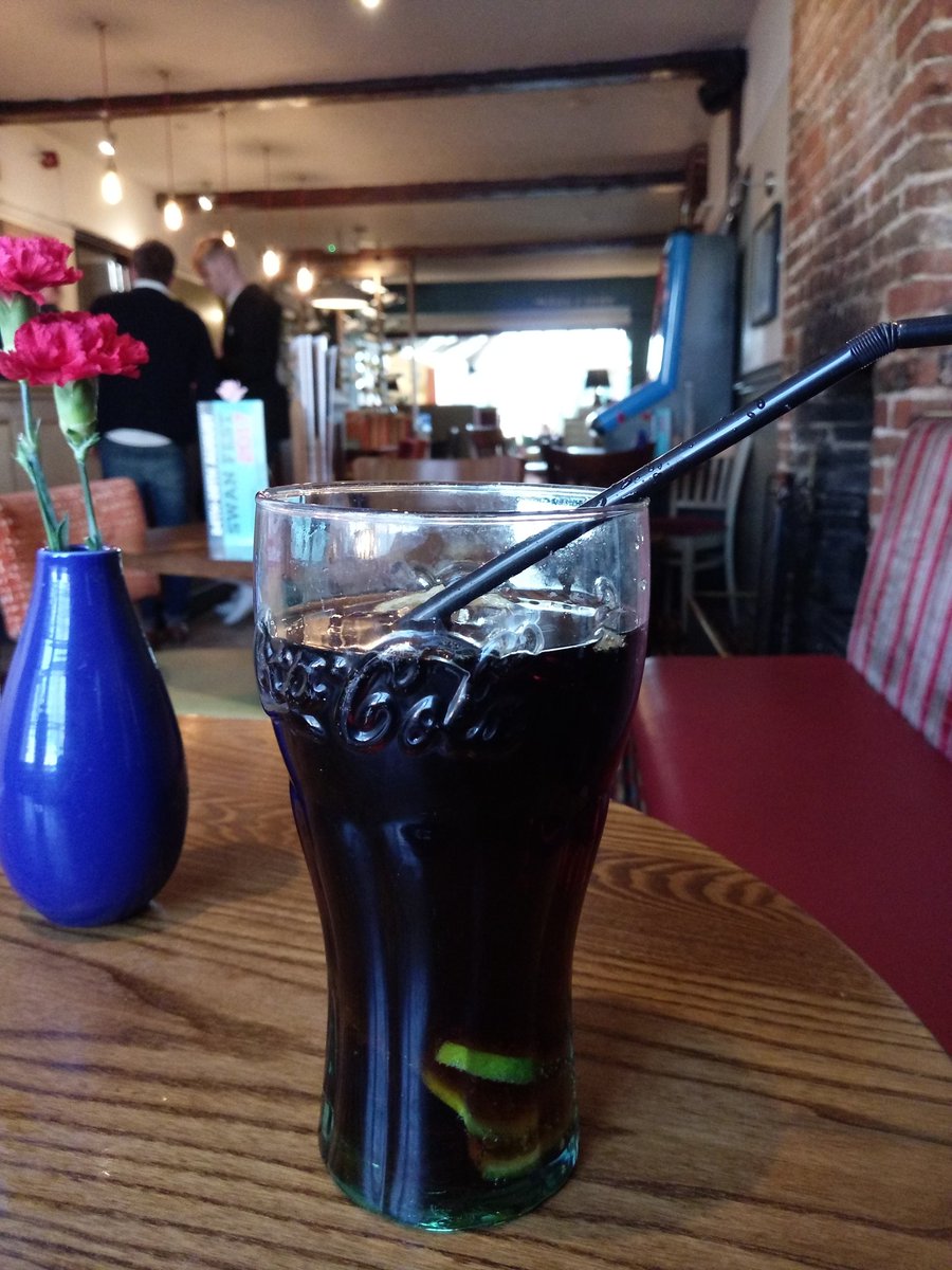 WadeBungalow's tweet photo. PWS out in the community at their local pub. https://t.co/wMLuFoEO51