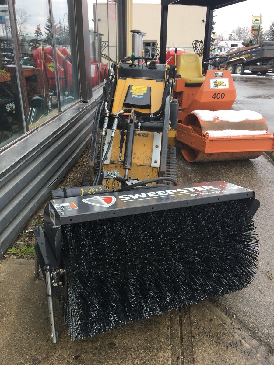 FirstStopRental's tweet image. Got our #vermeer mini #skidsteer #sweeper in! Brand New! &amp;amp; ready to clean up your parking lots! Give us a call to check it out! #reddeer