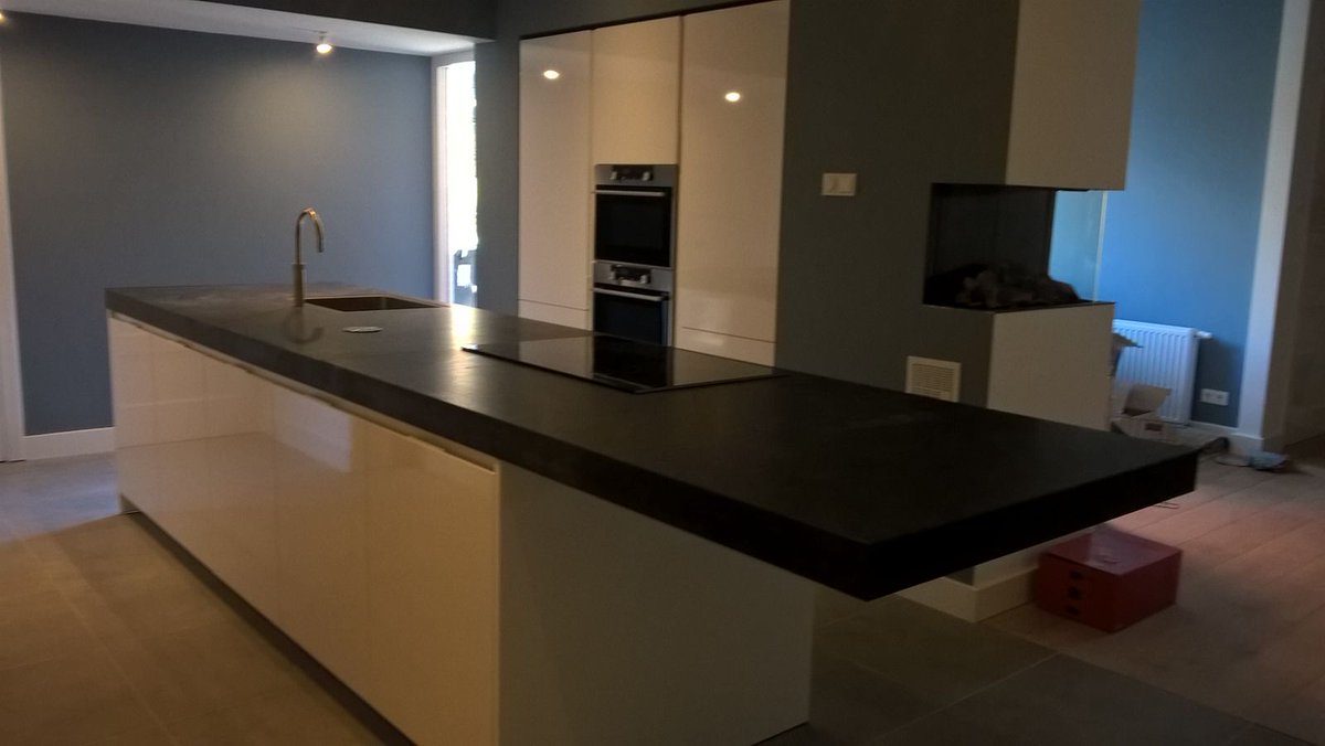 MDessing's tweet image. Vandaag nieuwe keuken van  #Mandemakers. Prachtige #keuken  maar #installatie  mag je zelf doen? Niet aan te raden.Let goed op je afspraken!