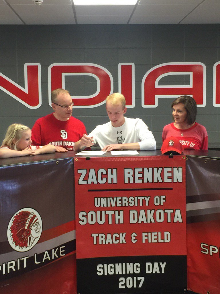 Indian_Track's tweet photo. Congrats on your signing today Renken!!!! https://t.co/eekTQcvham