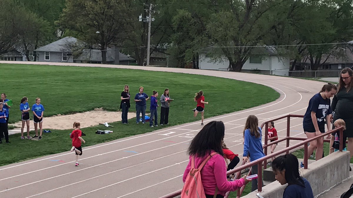 SahmOmaha's tweet photo. My #teen running like the wind 💨 #omaha #track #runner #momlife #proudmom #millardcentral 🏃🏼♀️💜 https://t.co/dDotsn8epJ