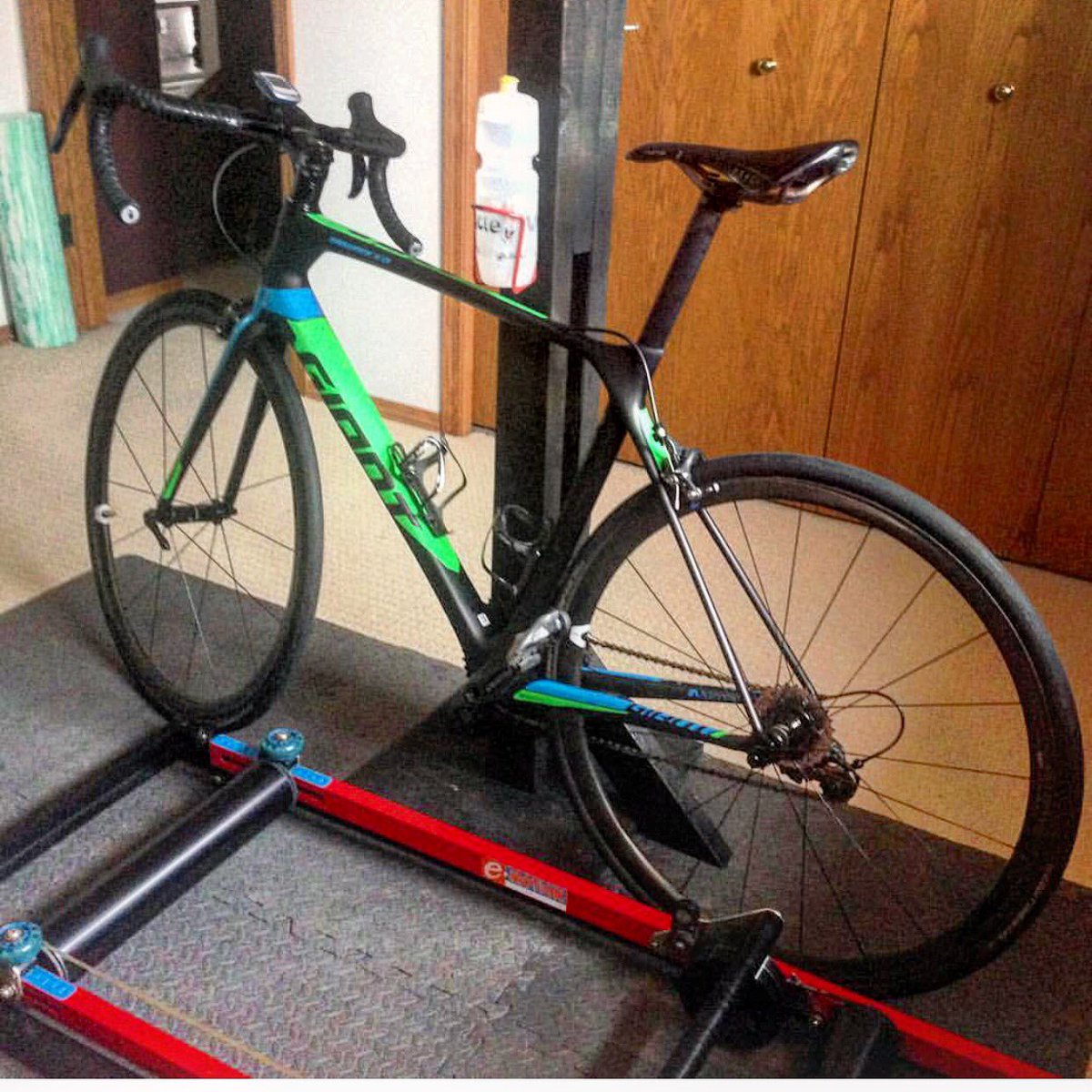 inside_ride's tweet image. Look at this clever bottle cage installation we spotted on Instagram! #cyclisttips #insideride
