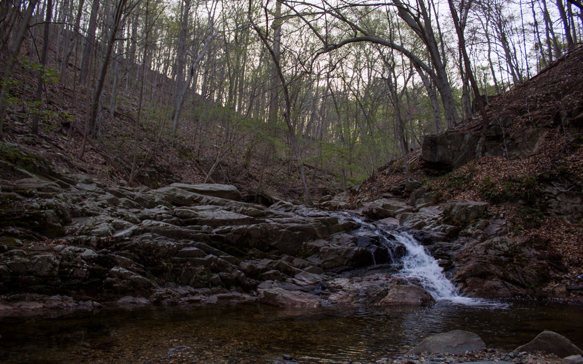 VeryCrunchyTaco's tweet photo. Rocks and waterfalls and stuff! https://t.co/FSQjYsJjFw