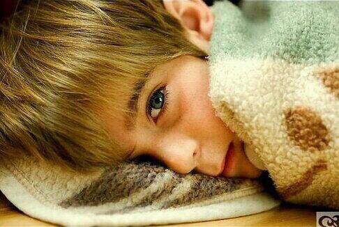 お 未だ名前 詳細不明の金髪美少年4人