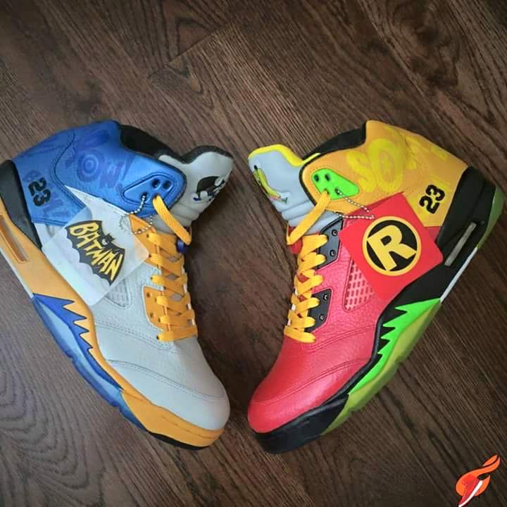 GothamCityFans's tweet photo. What are THOSE?! https://t.co/hVKmfYf0rC