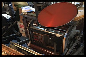 SantaClaraLib's tweet image. 10 days until #scstem! Catch the San Jose @PrintersGuild printing bookmarks. #typetuesday #printersguild Free tix at stemcentral.org