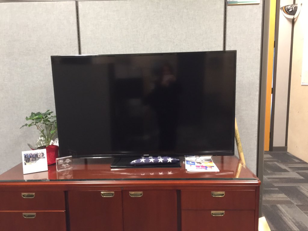 TweetmeJordan's tweet image. When does the speedo episode air? #askingforaJoegirlfriend 😜 I love #ReturnofTheMac! 👏🏻👏🏻 Working on #5 from your #thingsIwilldo list. 😂😂😂